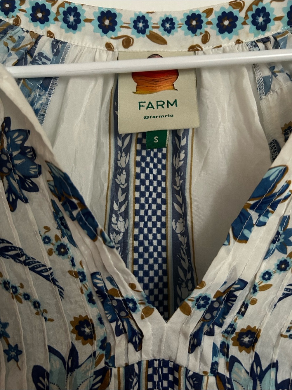 FARM Rio Ana Tapestry White & Blue Floral Smocked Peasant Blouse - Picture 7 of 7